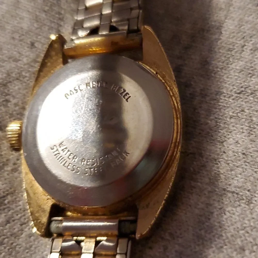 Lot of 3 Antique Wind Up Watches Timex Date & Supreme Bangle Watch‎ Silver Gold